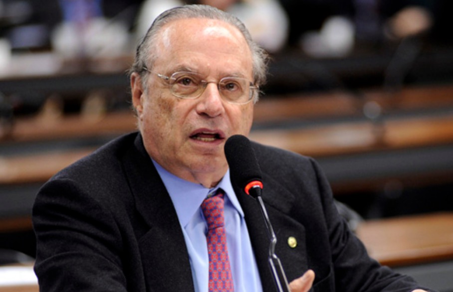Mesa Diretora da Câmara dos Deputados cassa mandato de Paulo Maluf