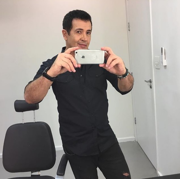 Cantor Beto Barbosa revela estar com câncer