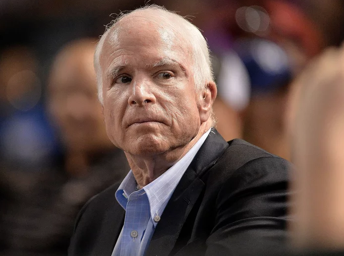 Senador republicano John McCain morre aos 81 anos nos EUA