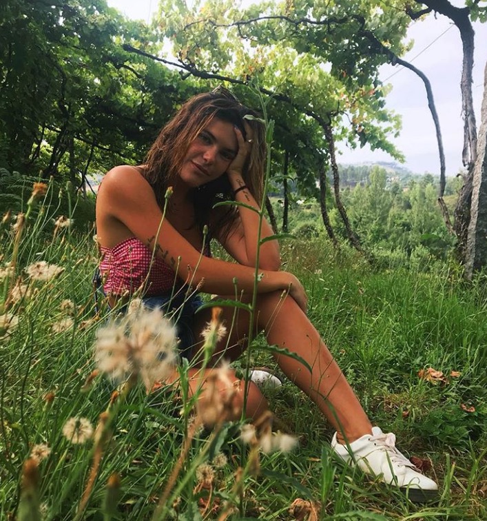 Mariana Goldfarb dá possível indireta a Cauã Reymond após fazer textão