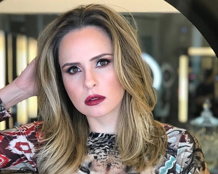 Ex-bbb Ana Paula Renault decide se vai ou não para 'A Fazenda'  