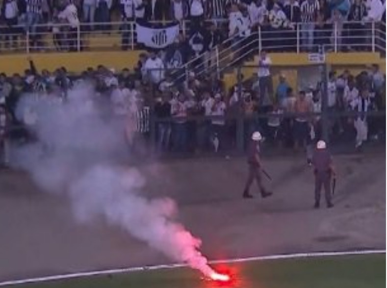 Santos está fora da Libertadores após confusão e juiz encerra jogo