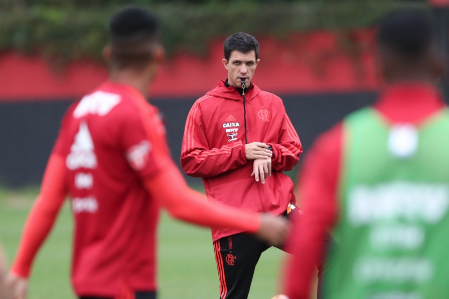 Com péssimas recordações no Mineirão, Fla busca façanha para um ataque tímido