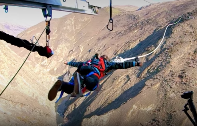 Nova Zelândia estreia 'catapulta humana'; veja o vídeo