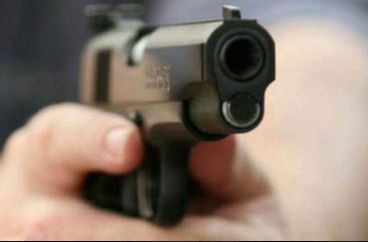 Por vingança, ex-PM atira e mata criança de 5 anos e avô