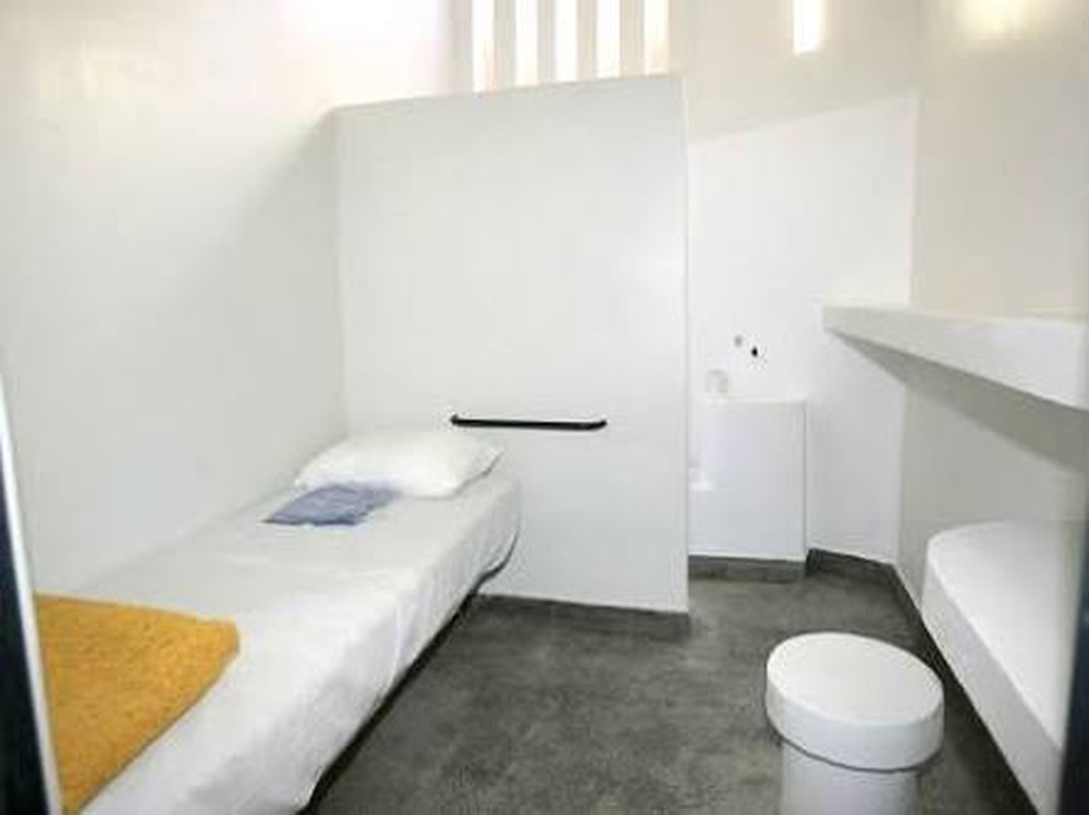 Suspeito de esfaquear Bolsonaro é transferido para presídio de segurança máxima