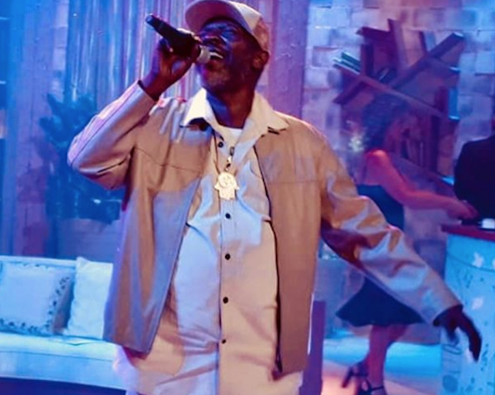 Fãs e famosos lamentam morte de Mr. Catra na internet; Veja