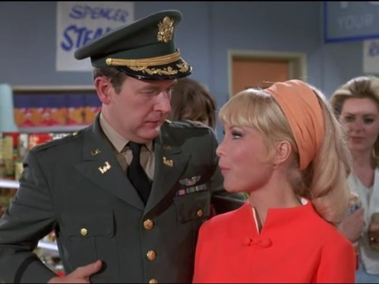 Aos 91 anos, morre Bill Daily, ator de 'Jeannie é um Gênio'