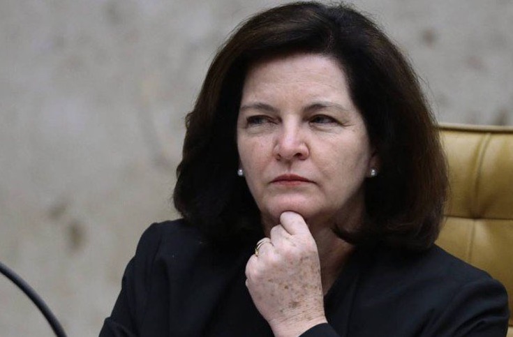 PGR se posiciona contra pedidos do PT para adiar prazo de troca de Lula