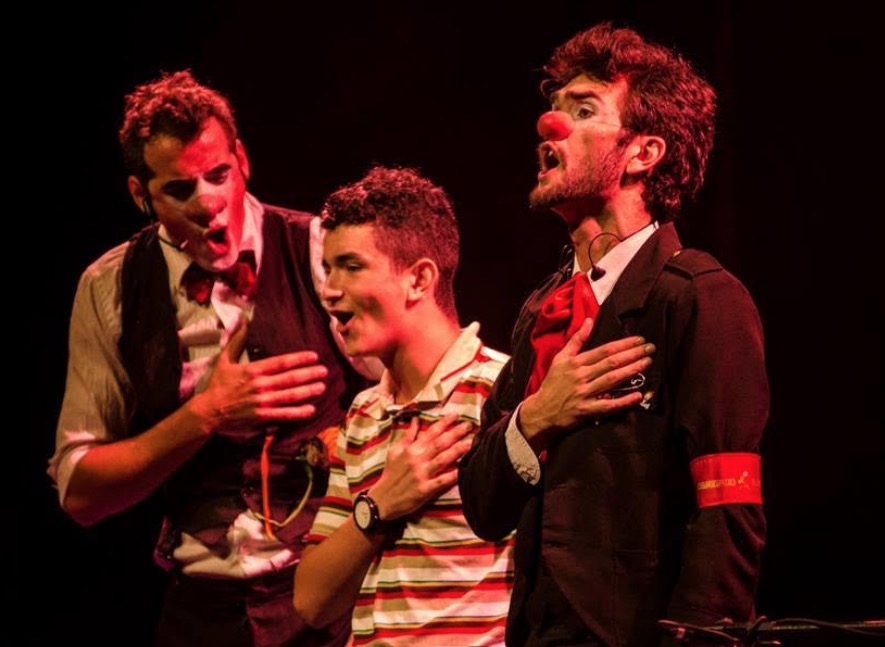 Teatro Amazonas recebe espetáculo gratuito da Cia dos Palhaços nesta quarta