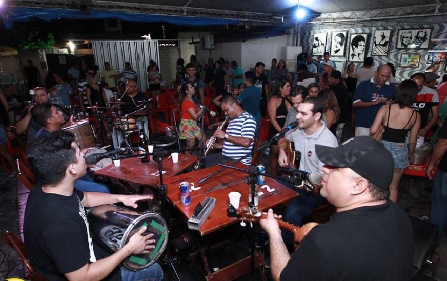 Shows de samba de raiz e pagode marcam a sexta-feira do Coronel