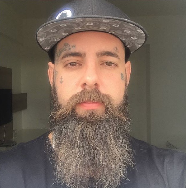 Hackers invadem página de Tico Santa Cruz e detonam cantor; Veja