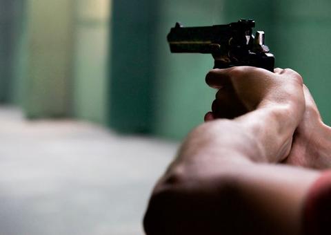 Em Manaus, homem é executado com tiro na cabeça enquanto trabalhava em mercadinho