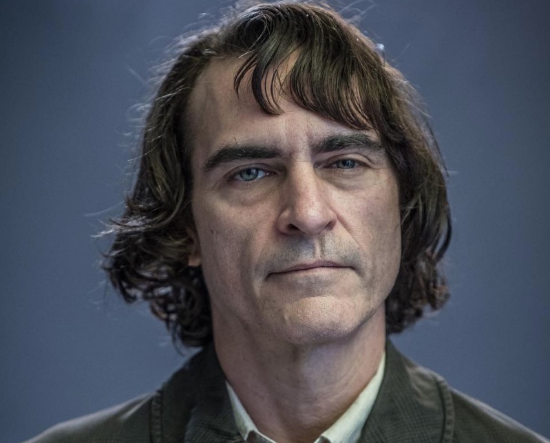  Novo filme do 'Coringa': Joaquin Phoenix aparece caracterizado pela 1ª vez em vídeo