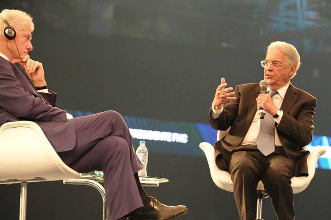 Em São Paulo, Bill Clinton e FHC alertam brasileiros a não votarem orientados pelo ódio