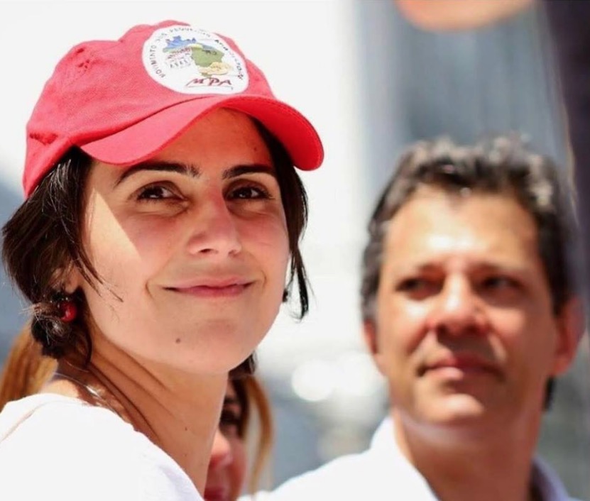 Manuela pede proteção da PF após ameaça e acusações de comandar facada em Bolsonaro 