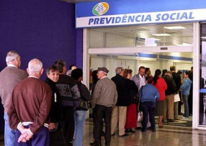 Temer procura sucessor para fazer reforma da Previdência este ano