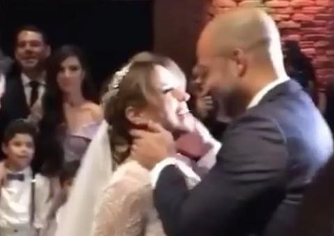 Camila Camargo se casa ao som de 'É o Amor' em São Paulo; veja vídeos