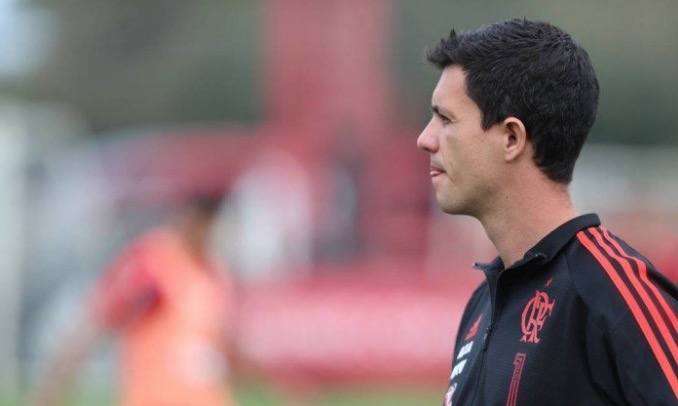 Flamengo demite Maurício Barbieri
