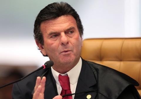 Luiz Fux decide suspender entrevista de Lula em prisão 