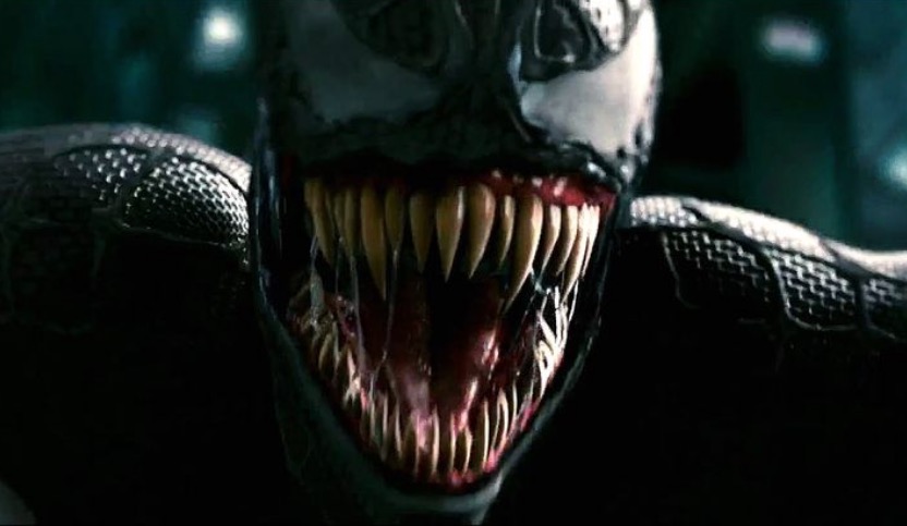 Venom arranca a cabeça de um humano em novo trailer