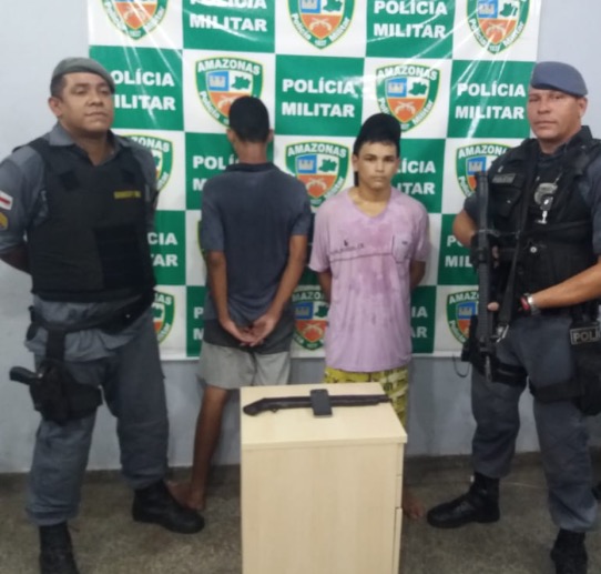 Novinhos são presos suspeitos de invadir rota e assaltar motorista em Manaus