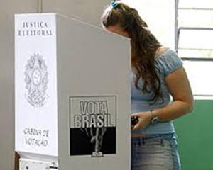 Mulher prefere votar em  homens