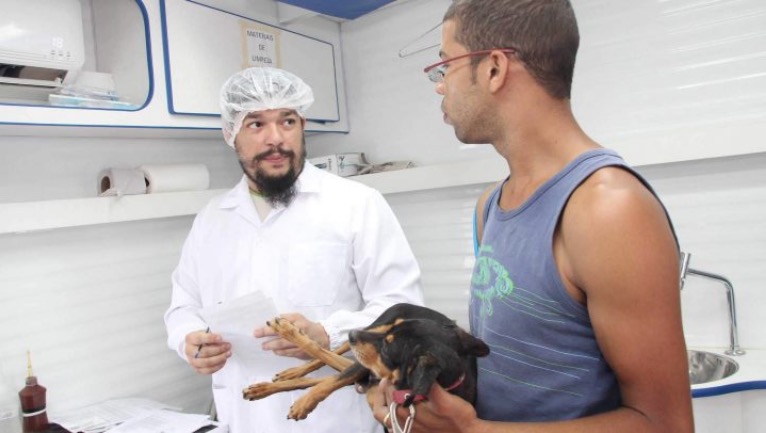 CCZ oferta serviços no Outubro Rosa Animal