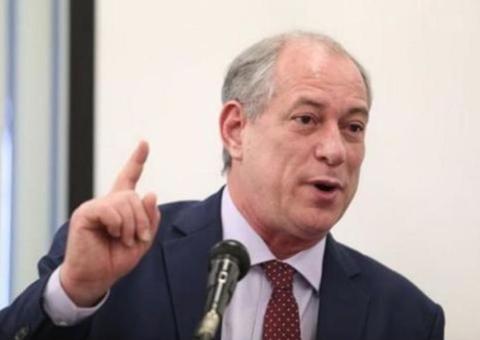 Ciro diz que pode 'salvar o Brasil' de confronto entre Bolsonaro e Haddad