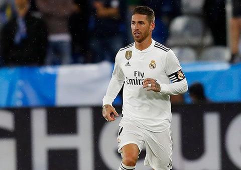 Mal em campo, Real Madrid perde no último minuto para o Alavés