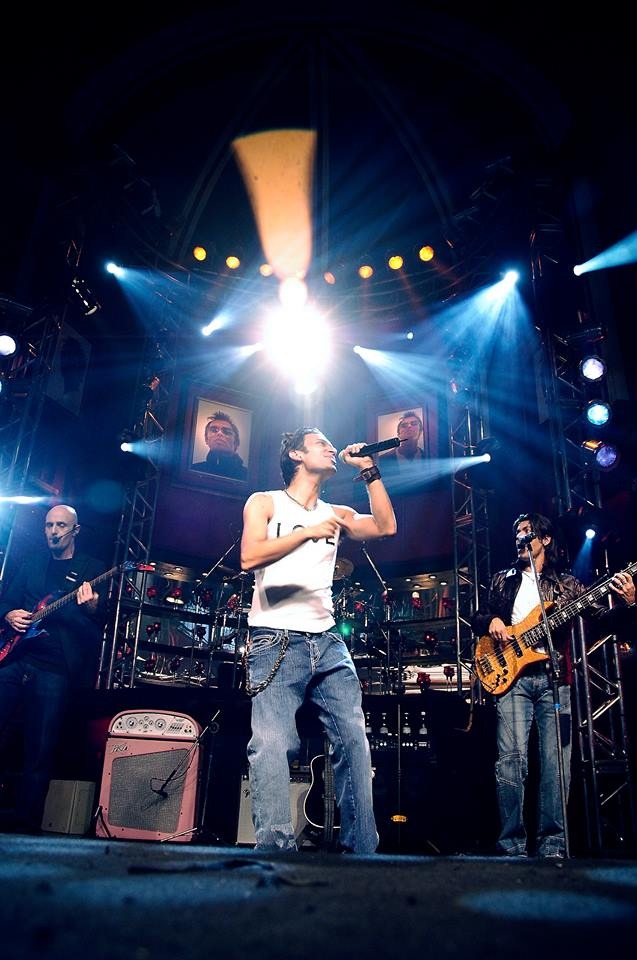 Flash Disco estreia com show do Double You em Manaus