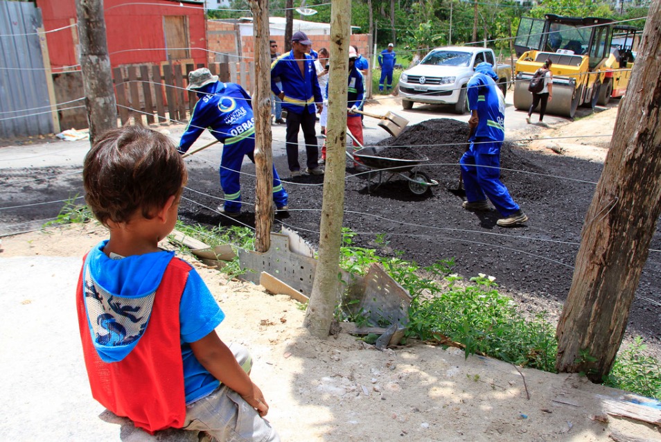 Obras avançam em ruas da comunidade Lago Azul