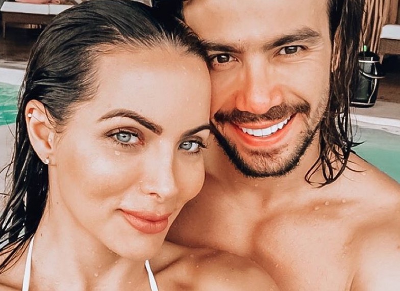 Carla Prata se declara para cantor Mariano: 'você mudou minha vida'