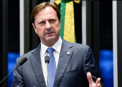 Médicos impedem PF de transferir Acir Gurgacz para Brasília