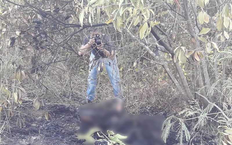 Carbonizado e com faca cravada, corpo é encontrado em avenida de Manaus