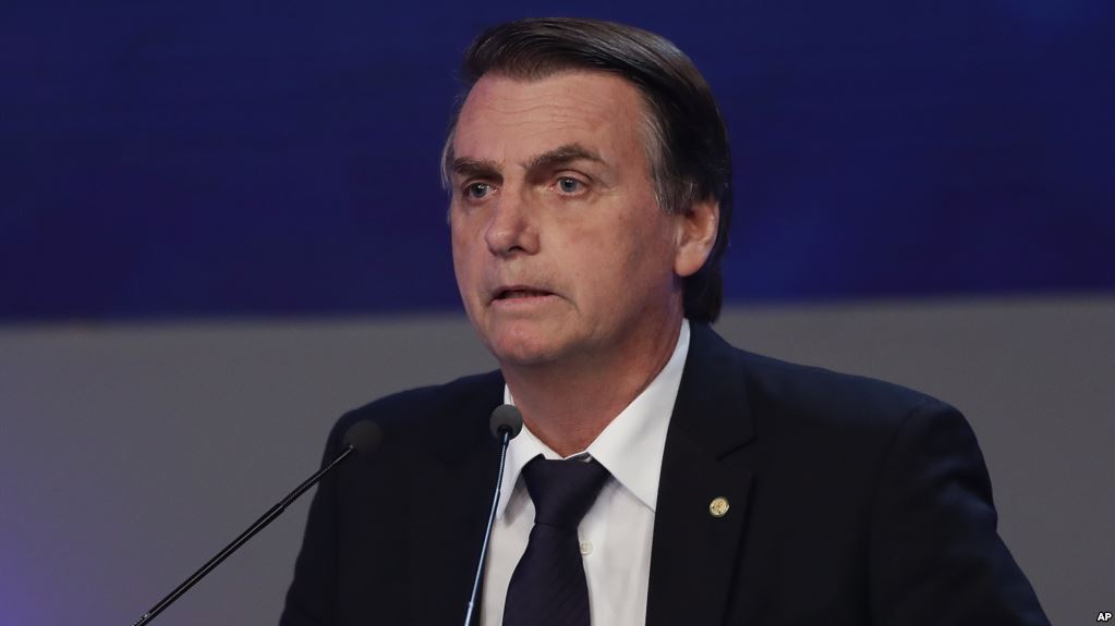 TSE nega pedido de Bolsonaro para tirar do ar matéria sobre esquema do WhatsApp