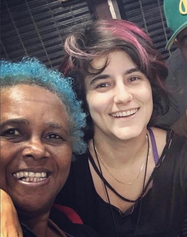 Sandra de Sá e esposa são processadas por não pagar aluguel e podem ser despejadas 