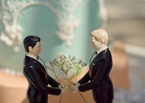 Casamento gay aumenta 10%, enquanto união entre homem e mulher recua