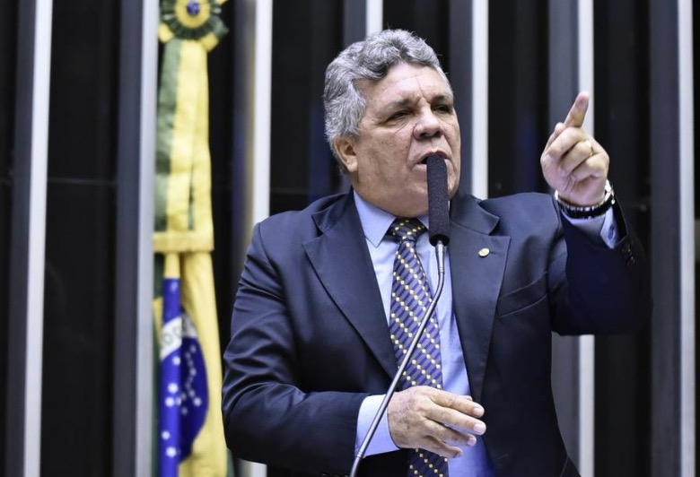 Fraga diz que não será ministro e espera rever Estatuto do Desarmamento ainda em 2018