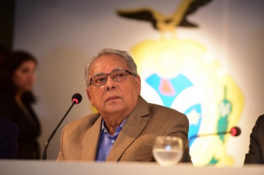 Amazonino Mendes decide mudar secretário de comunicação 