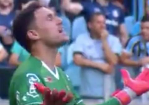 Com frango de Martín Silva, Vasco perde no fim para o Grêmio