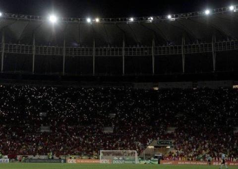 Flamengo é multado em R$ 20 mil por queda de luz no Maracanã