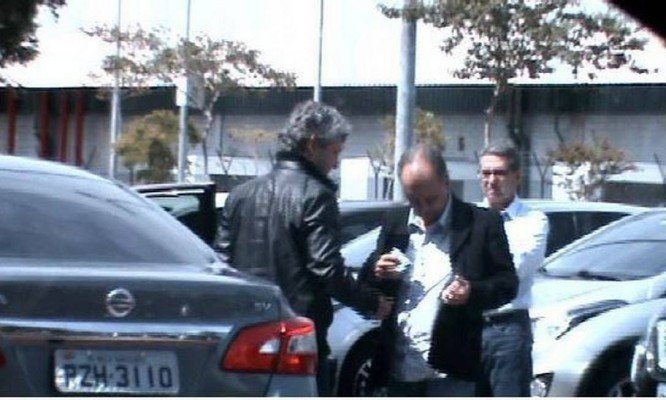 Empresário revela que entregava propina em caixas de sabão para primo de Aécio