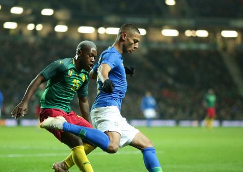 Substituindo Neymar, Richarlison marca gol da vitória de Brasil e Camarões 