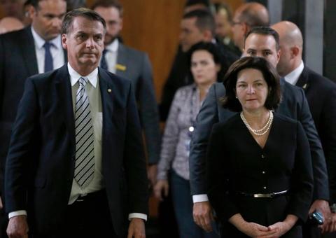 Bolsonaro diz que ‘deu muito trabalho’ a Raquel, mas que momento é de trabalharem juntos