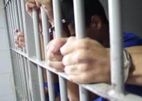 Em Manaus, trio suspeito de torturar e enterrar homem vivo é julgado 