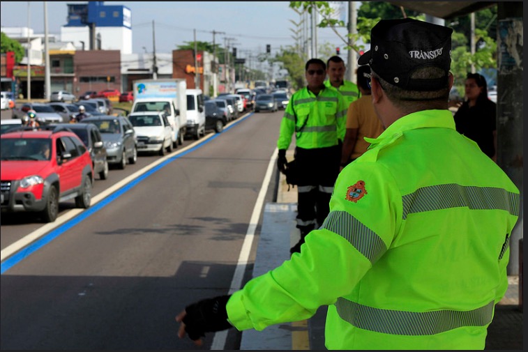 Faixa azul volta a atender apenas transporte coletivo e veículos autorizados em Manaus