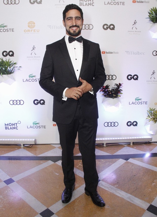 Renato Goes se declara para Thaila Ayala: 'vejo a mãe dos meus filhos'