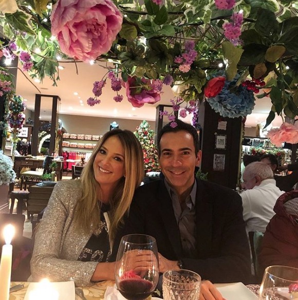  Ticiane Pinheiro e César Tralli comemoram 1 ano de casados em viagem com a família