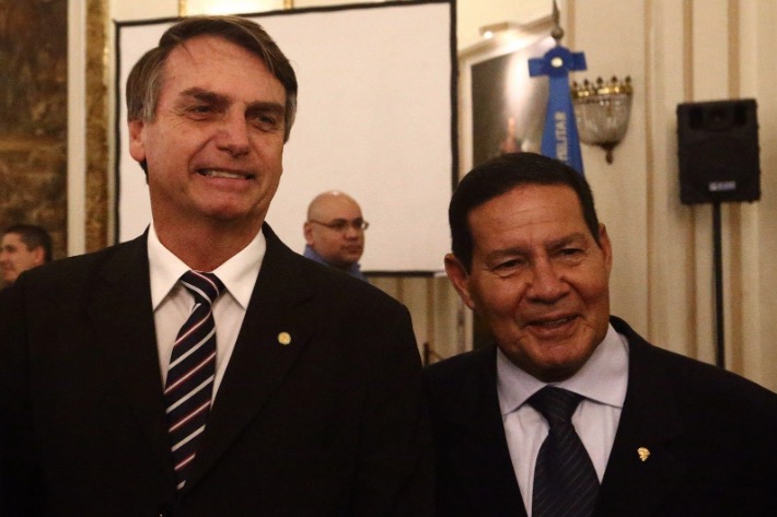 Bolsonaro impõe novo silêncio ao general Mourão e limita espaço do vice no governo
